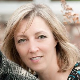 Jennifer Pettit Photo 35