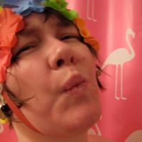 Louise York Photo 27