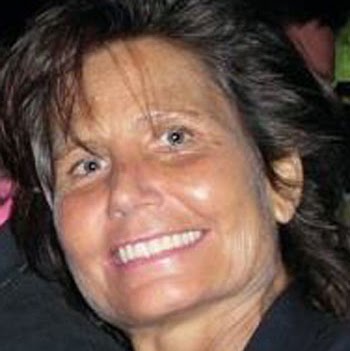 Elizabeth Warner Photo 29