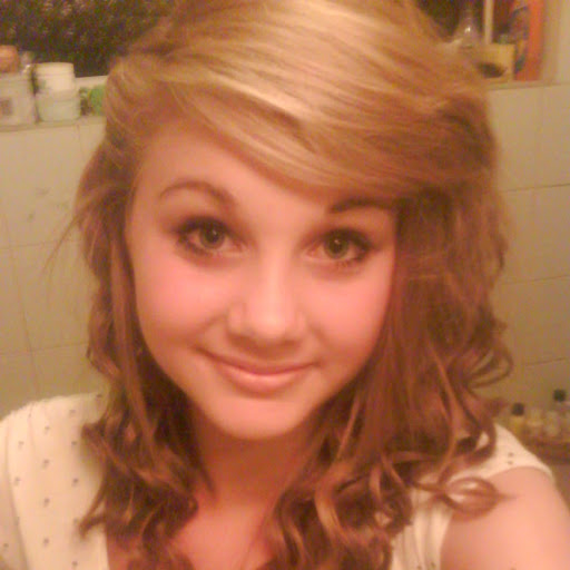 Ella Smith Photo 28