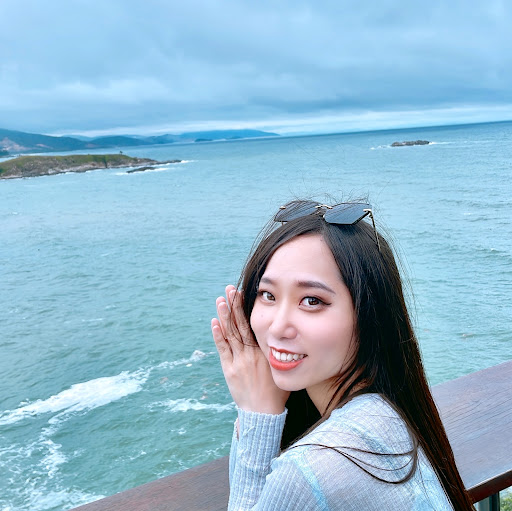 Julia Li Photo 9