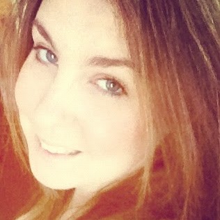 Laura Rowan Photo 43