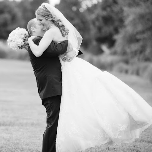 Erin Roth Photo 31