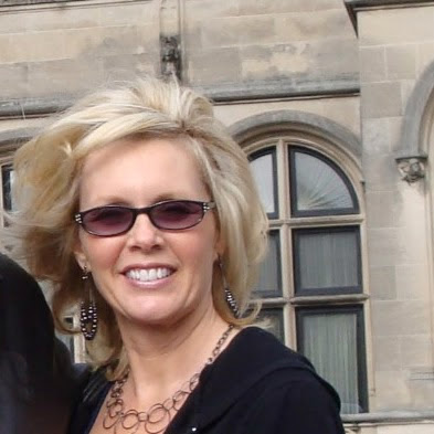 Michelle Curtis Photo 27