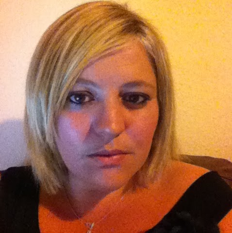 Louise Robinson Photo 21
