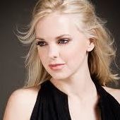 Faye Blake Photo 4