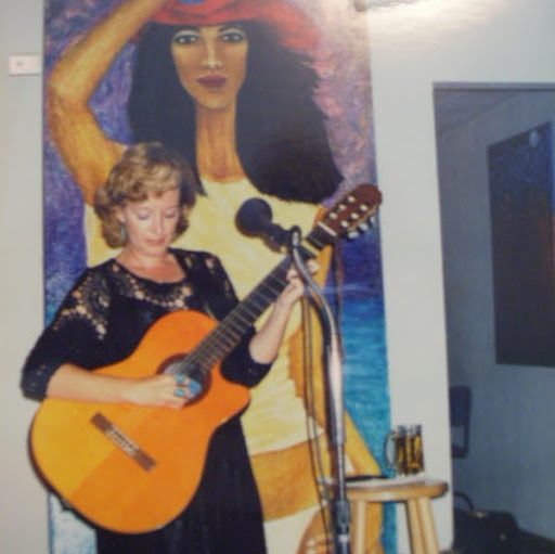 Sandra Nicholson Photo 33