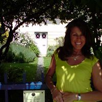 Deborah Grayson Photo 17