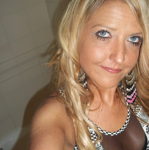 Kerri Jones Photo 37
