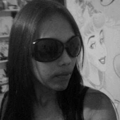 Nicole Ellis Photo 32