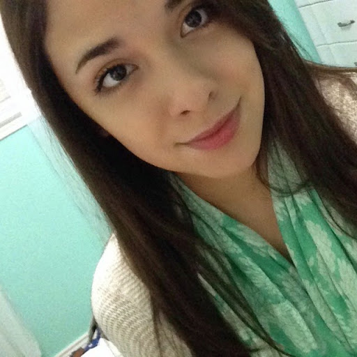 Amanda Alaniz Photo 13