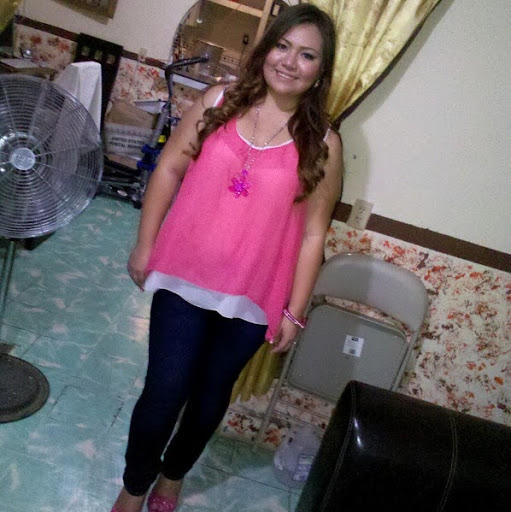 Sara Martinez Photo 15