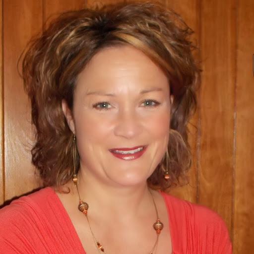 Julie Deschenes Photo 4