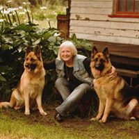 Julia Rich Photo 15