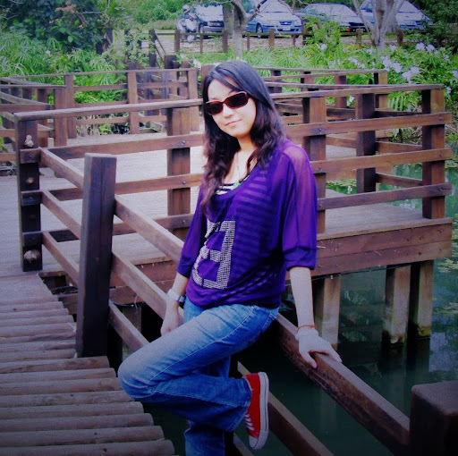 Laura Lin Photo 20
