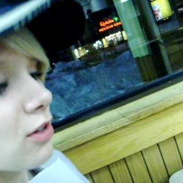 Cassandra Swanson Photo 26