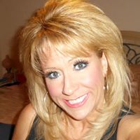 Tracie Roberts Photo 28