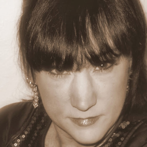 Anne-Marie Smith Photo 25