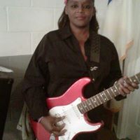 Eva Mitchell Photo 35