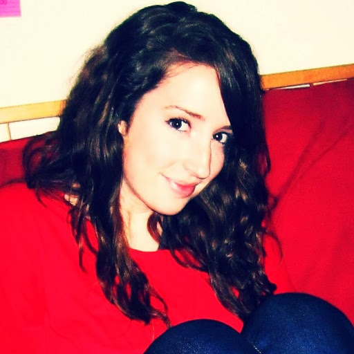Laura Settle Photo 32