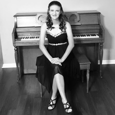 Julia Law Photo 31