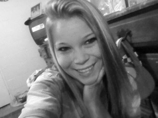 Cassie Howell Photo 26