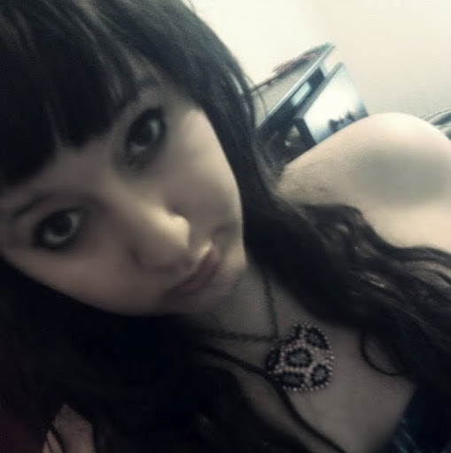 Kara Robertson Photo 35