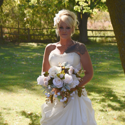 Tracy Harvey Photo 17
