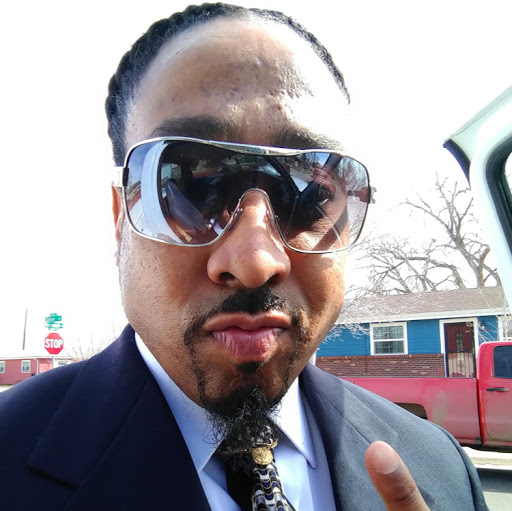 Lawrence Daniel Photo 30