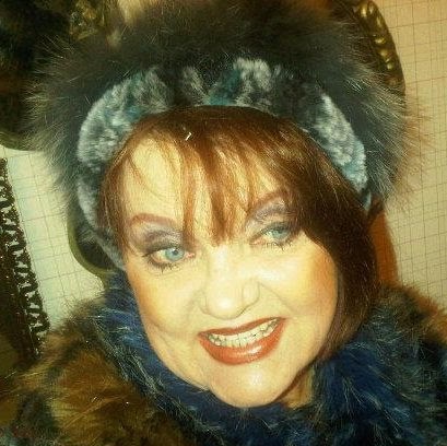 Lynda Campbell Photo 25
