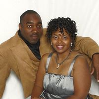 Stephanie Howard Photo 27