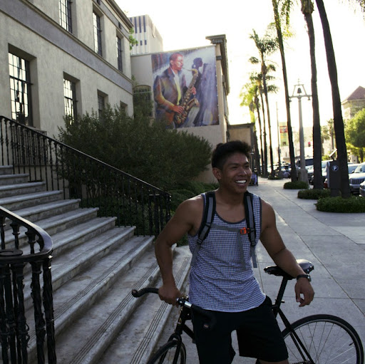 Justin Flores Photo 32
