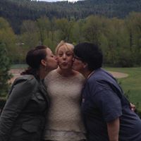 Stephanie Mathis Photo 15