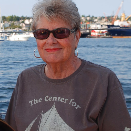 Elizabeth Mcdaniel Photo 5