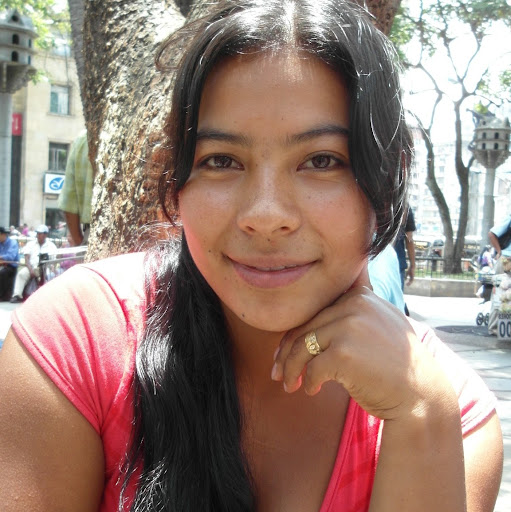 Andrea Velasquez Photo 33