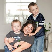 Elizabeth Davies Photo 26