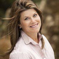 Caroline Ford Photo 38