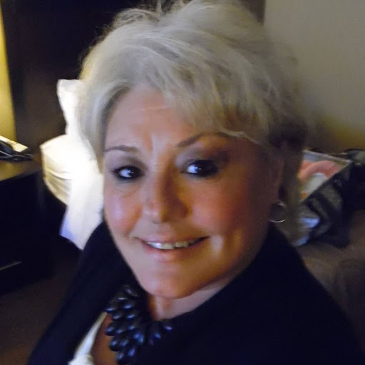 Billie Robinson Photo 10