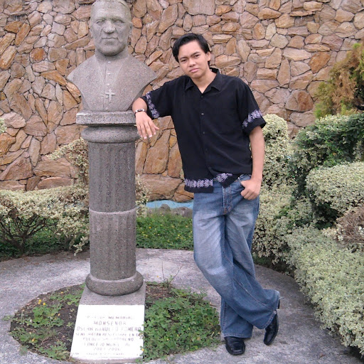 Luis Fuentes Photo 19