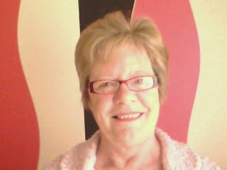 Linda Thomson Photo 20