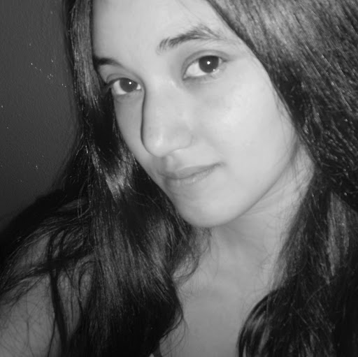 Nicole Schilling Photo 4