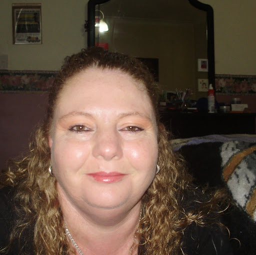 Linda Hobbs Photo 29