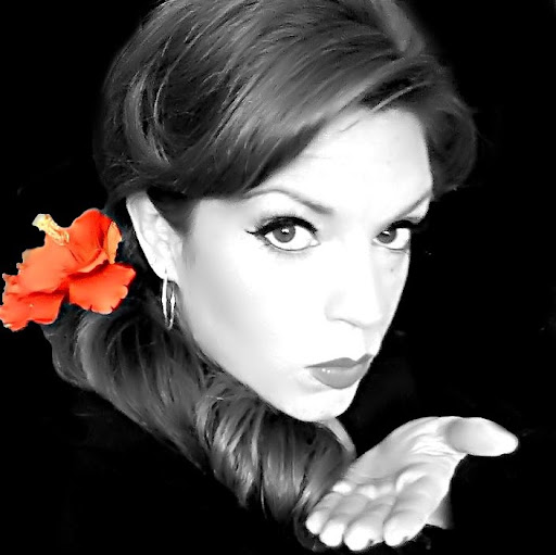 Sarah Andrews Photo 21