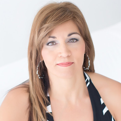 Leslie Petersen Photo 29