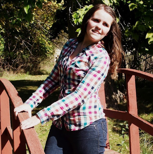 Amanda Curtiss Photo 6