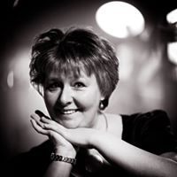 Elizabeth Desmarais Photo 15