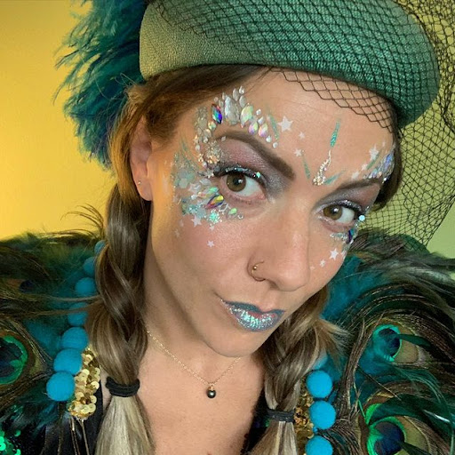 Amy Hussey Photo 4
