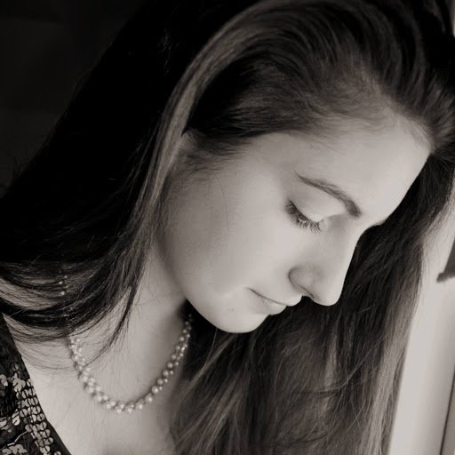 Emma Swain Photo 7