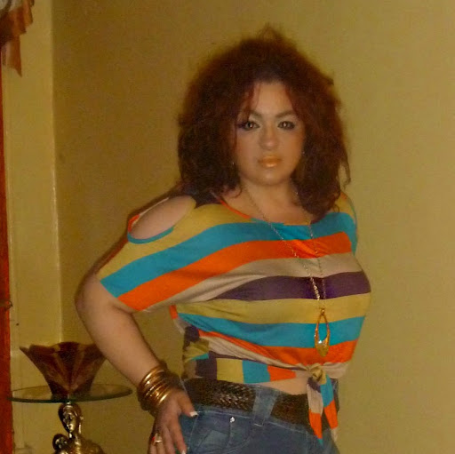 Luz Guzman Photo 32