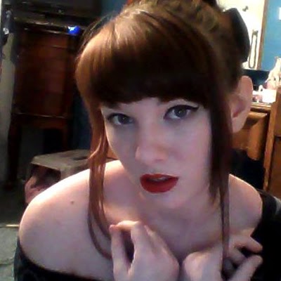 Rebecca Armstrong Photo 7
